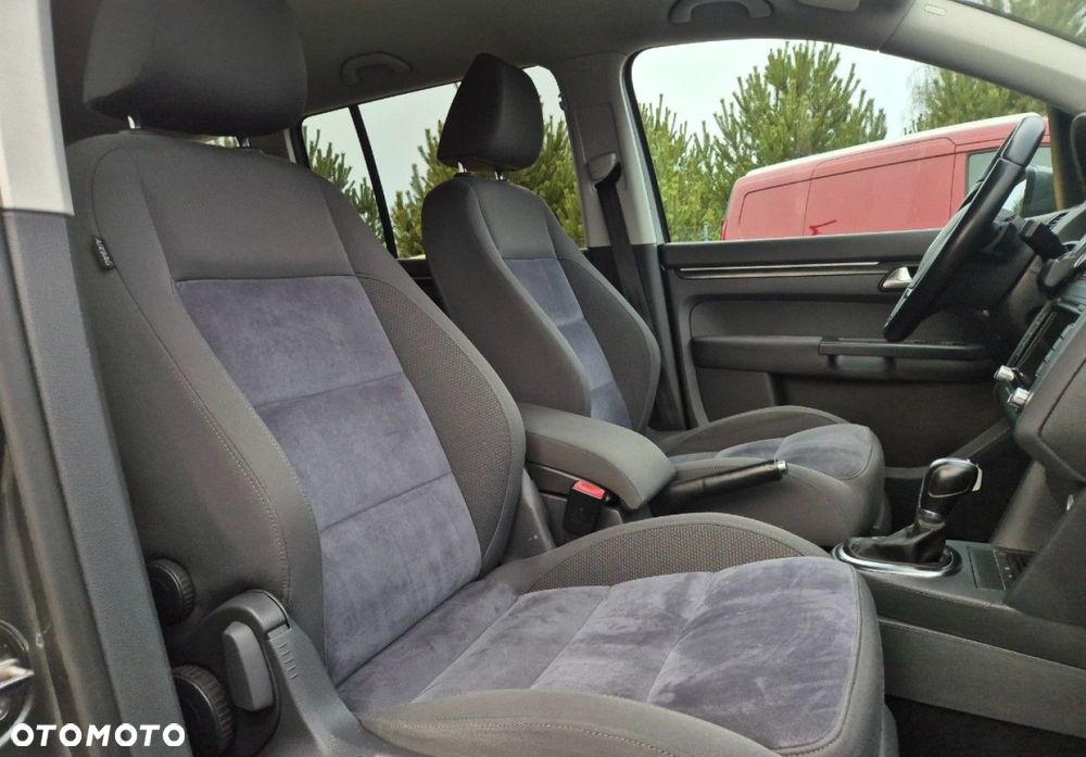 Volkswagen Touran - 8