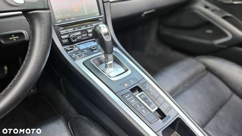 Porsche 911 Carrera 4S PDK - 18