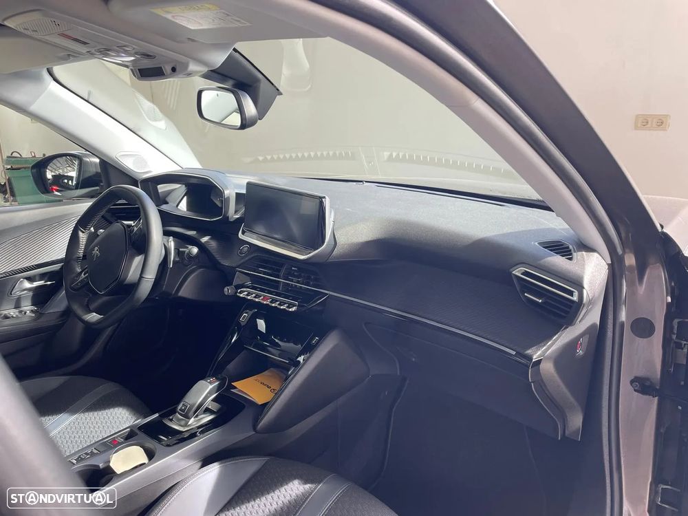 Peugeot 2008 1.2 PureTech Allure Pack EAT8 - 20