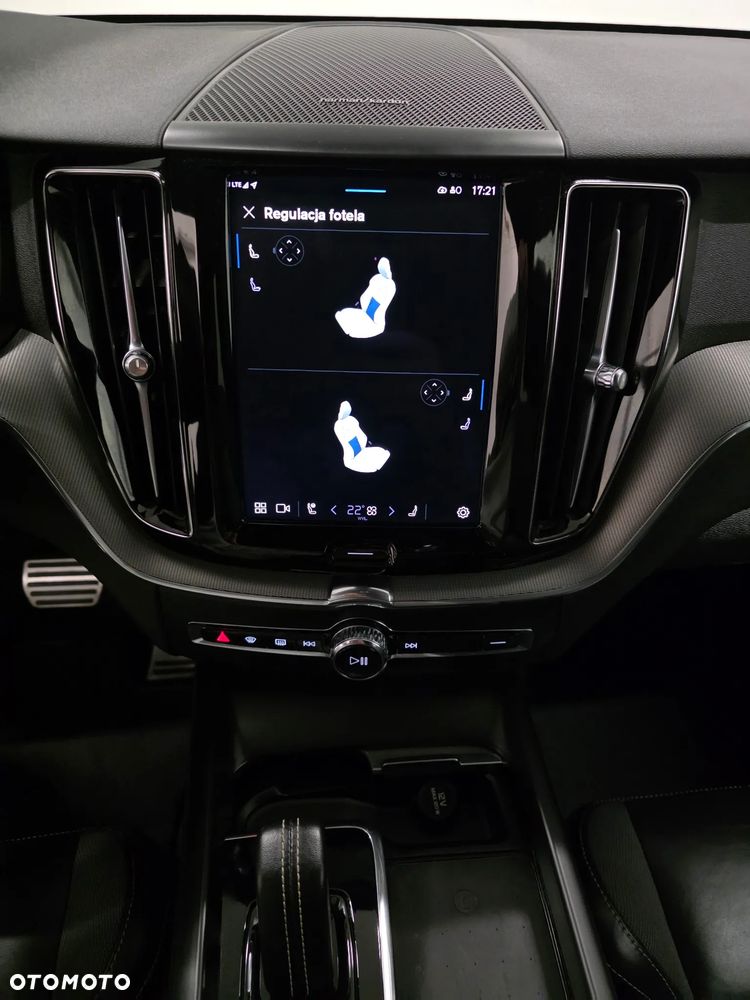Volvo XC 60 B4 D AWD Plus Dark - 12
