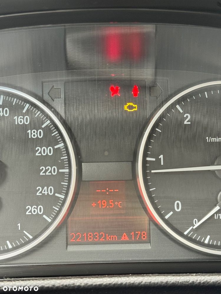 BMW Seria 3 318d - 12