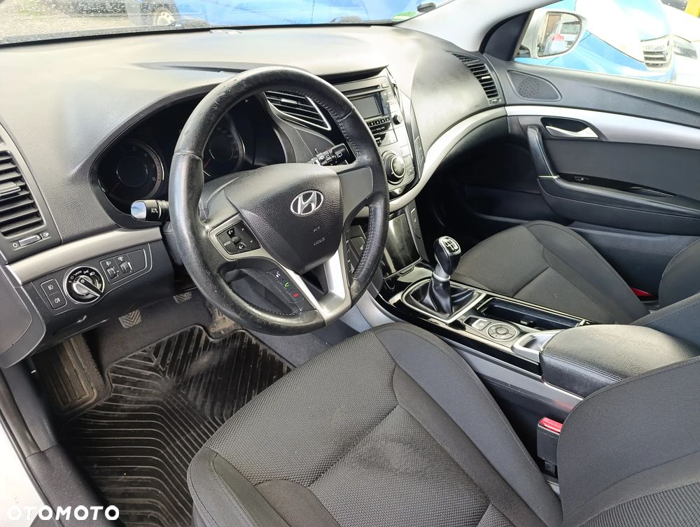 Hyundai i40 i40cw 1.6 Fifa World Cup Edition - 13