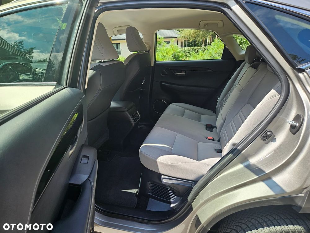 Lexus NX 300h Prestige AWD - 23