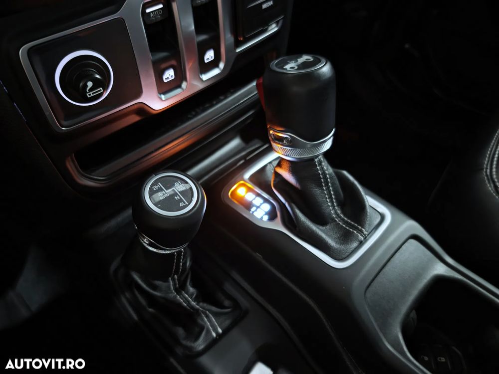 Jeep Wrangler 2.2 CRD AT8 Sahara - 23
