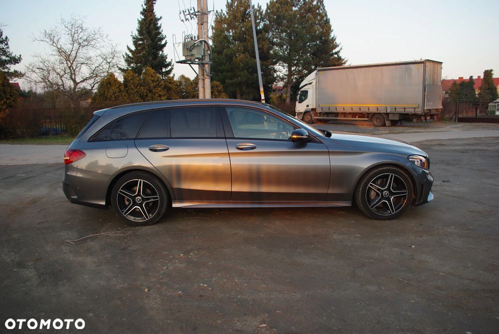 Mercedes-Benz Klasa C 300 d T 9G-TRONIC AMG Line - 28