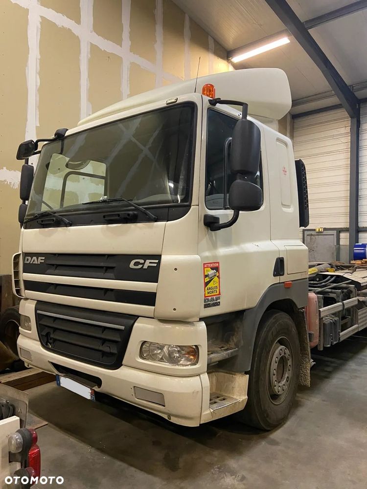 DAF cf