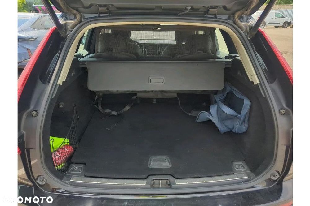 Volvo XC 60 B5 D AWD Momentum Pro - 10