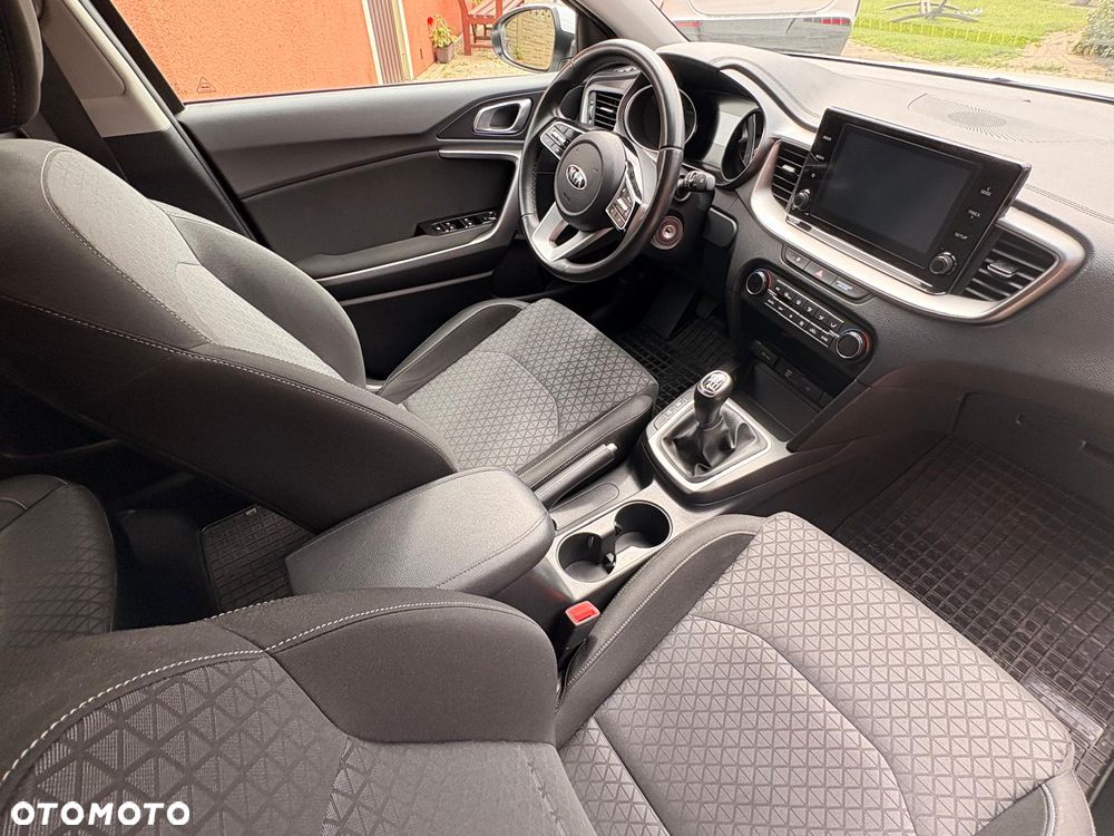 Kia XCeed 1.4 T-GDI L Business Line - 12