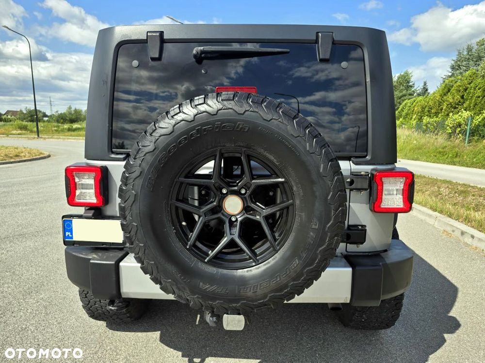 Jeep Wrangler 3.6 Unlim Sahara - 37