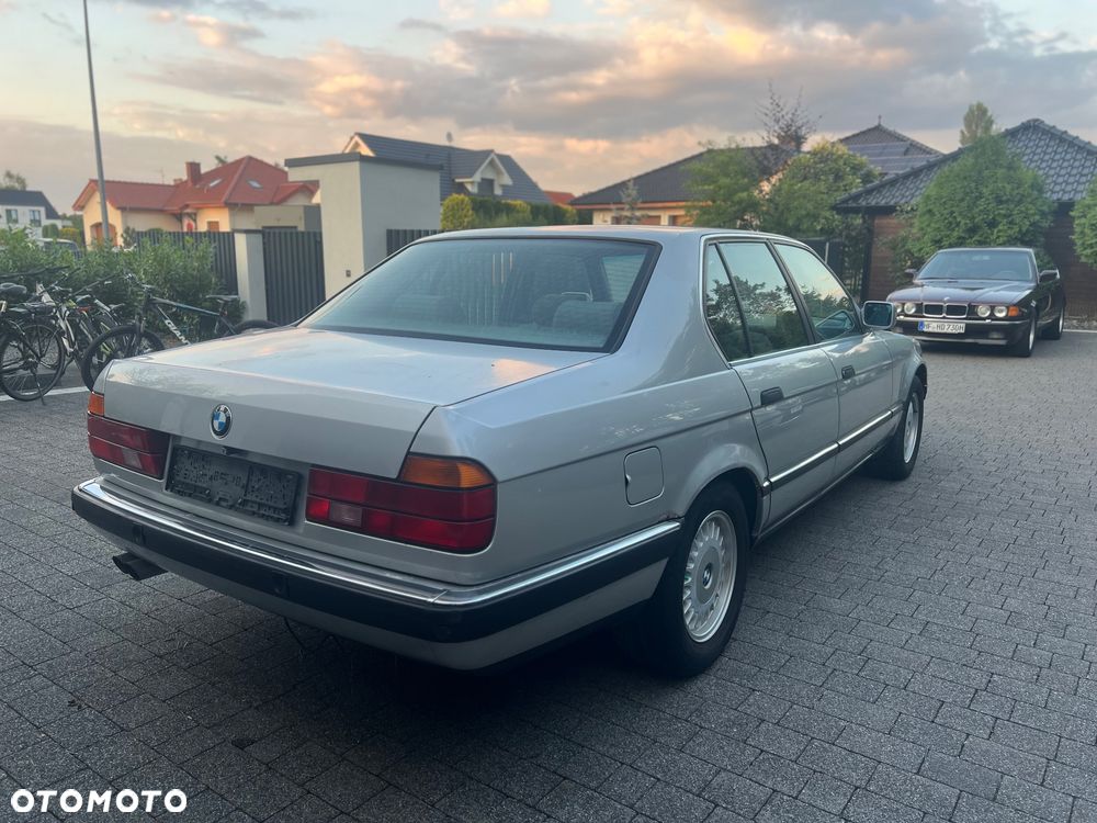 BMW Seria 7 740i V8 - 10