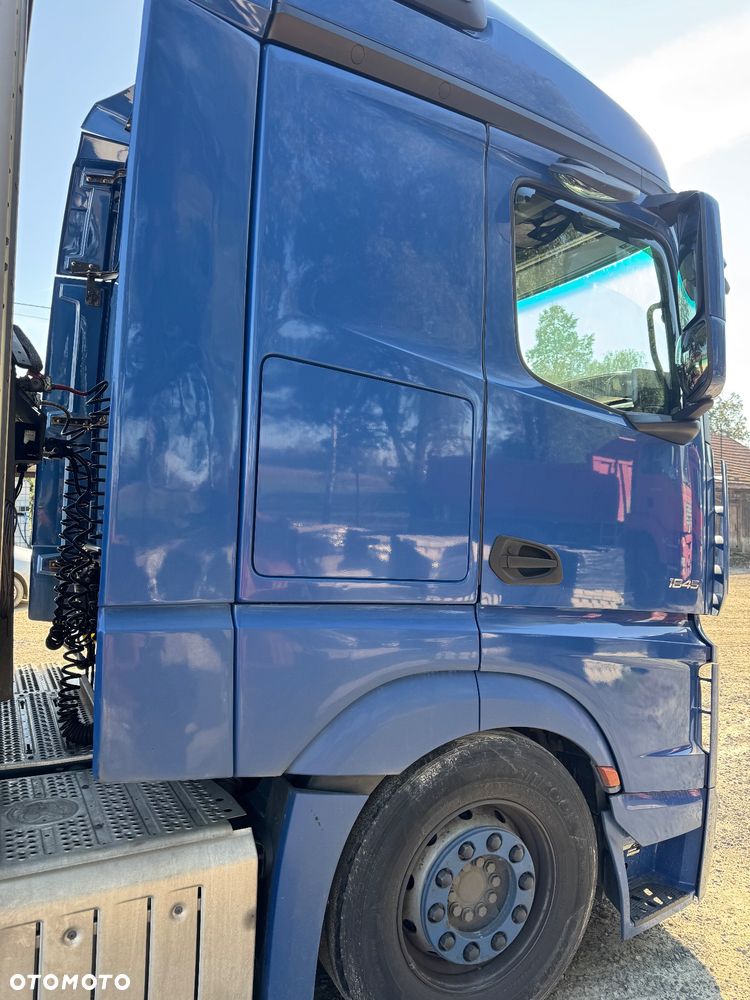 Mercedes-Benz Actros - 4
