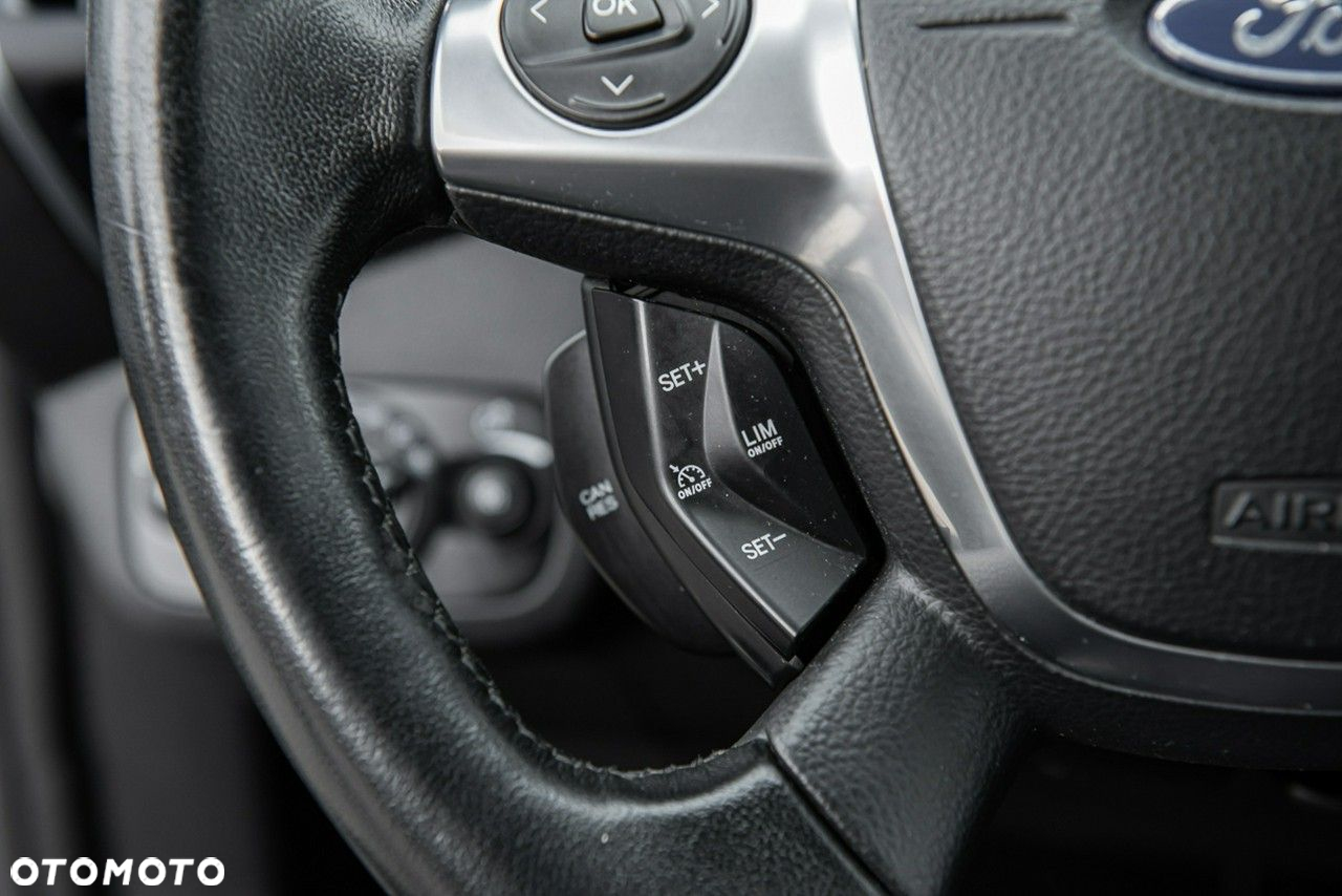 Ford Kuga - 24
