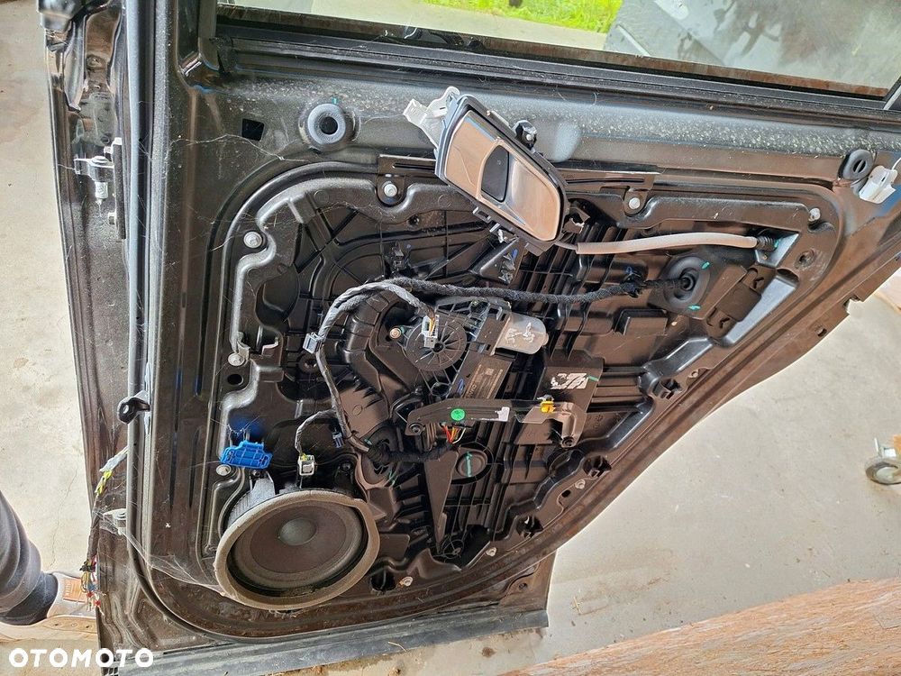 lynk&co 01 lynk & co drzwi prawy tyl tylne kpl. orginal demontaz - 3