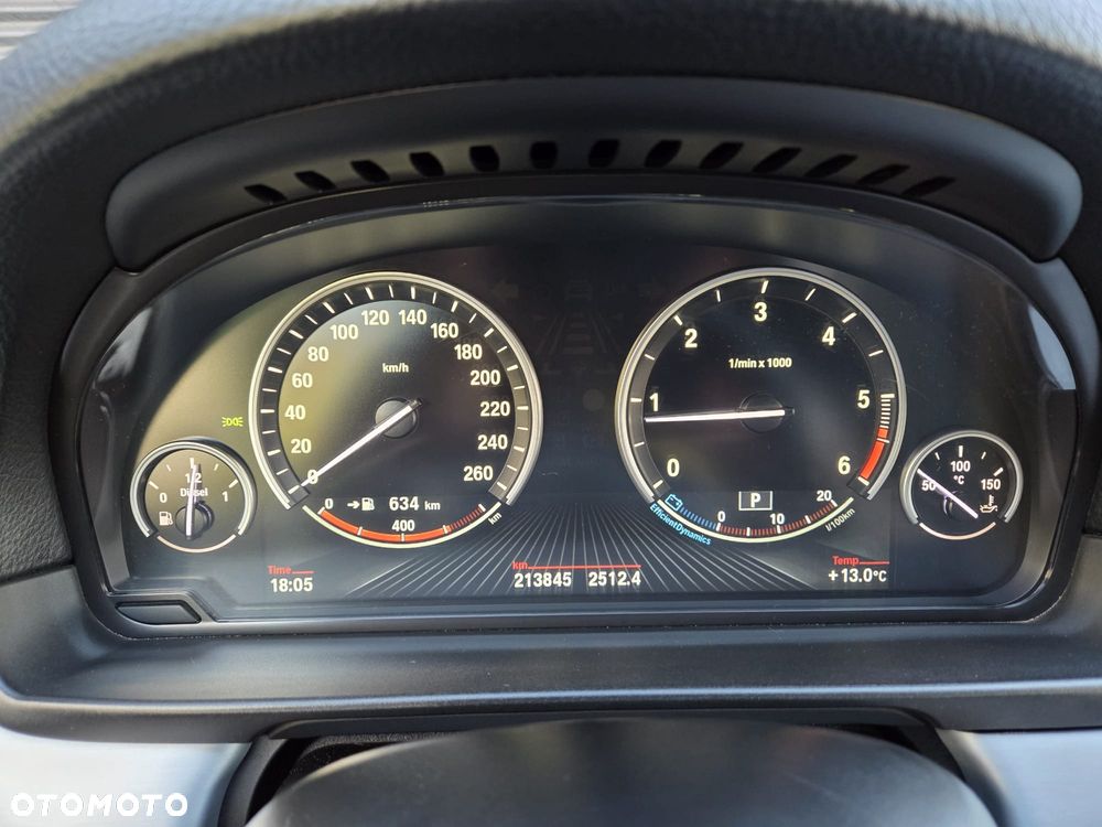 BMW Seria 5 520d xDrive - 17