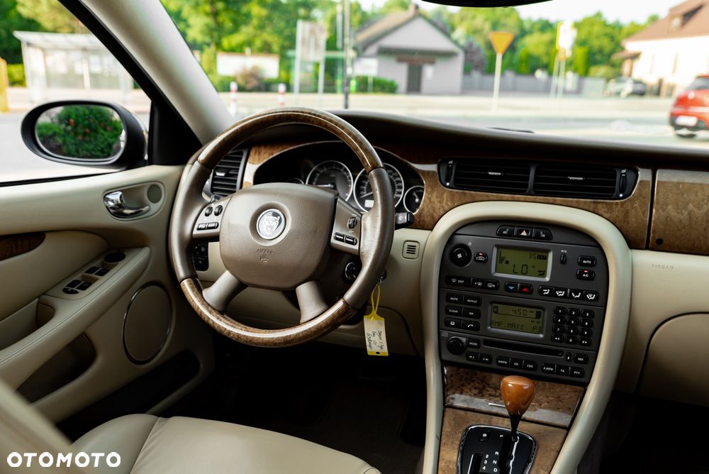 Jaguar X-Type 2.5 V6 4x4 Executive - 27