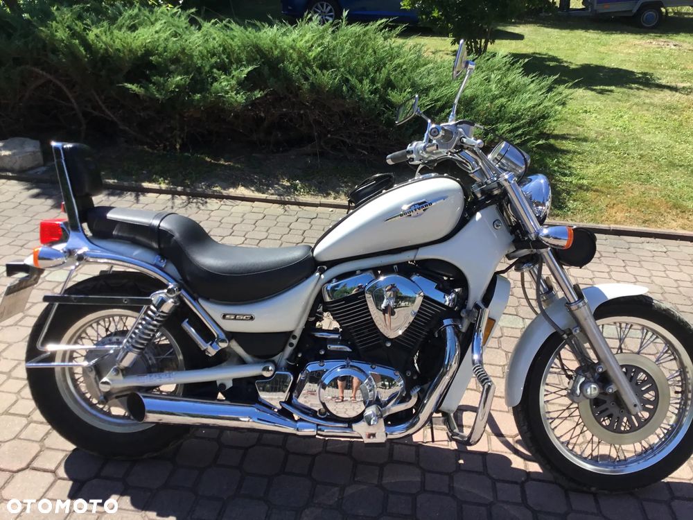 Suzuki Intruder