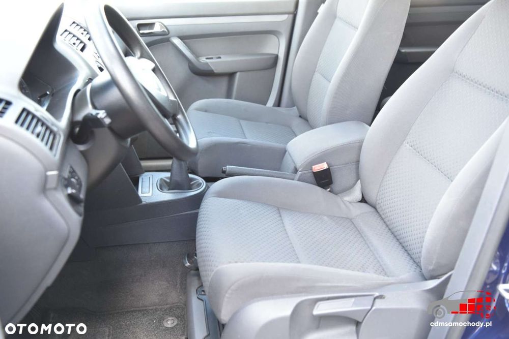 Volkswagen Touran - 17