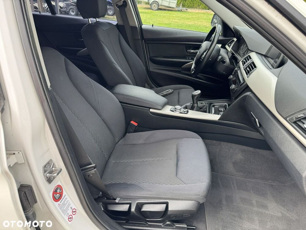 BMW Seria 3 318d - 27