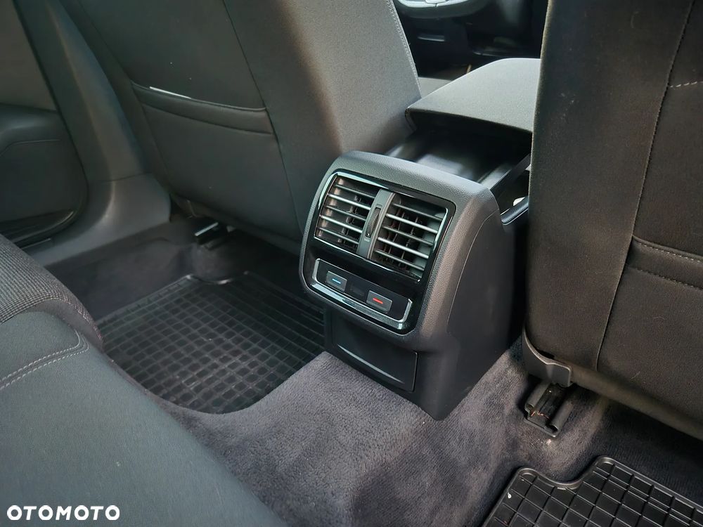 Volkswagen Passat 2.0 TDI BMT Highline - 13