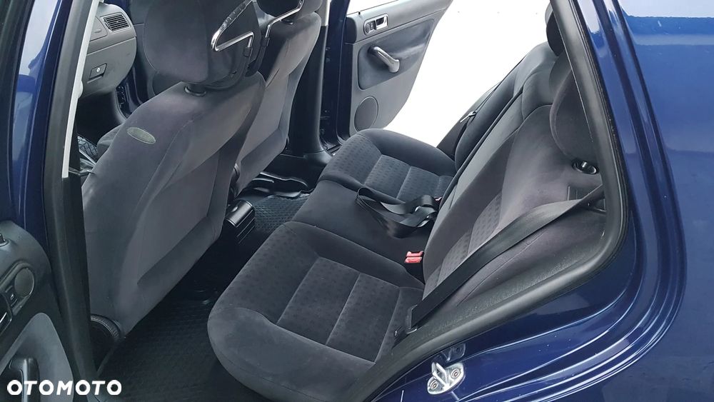 Volkswagen Golf 1.6 Comfortline - 19
