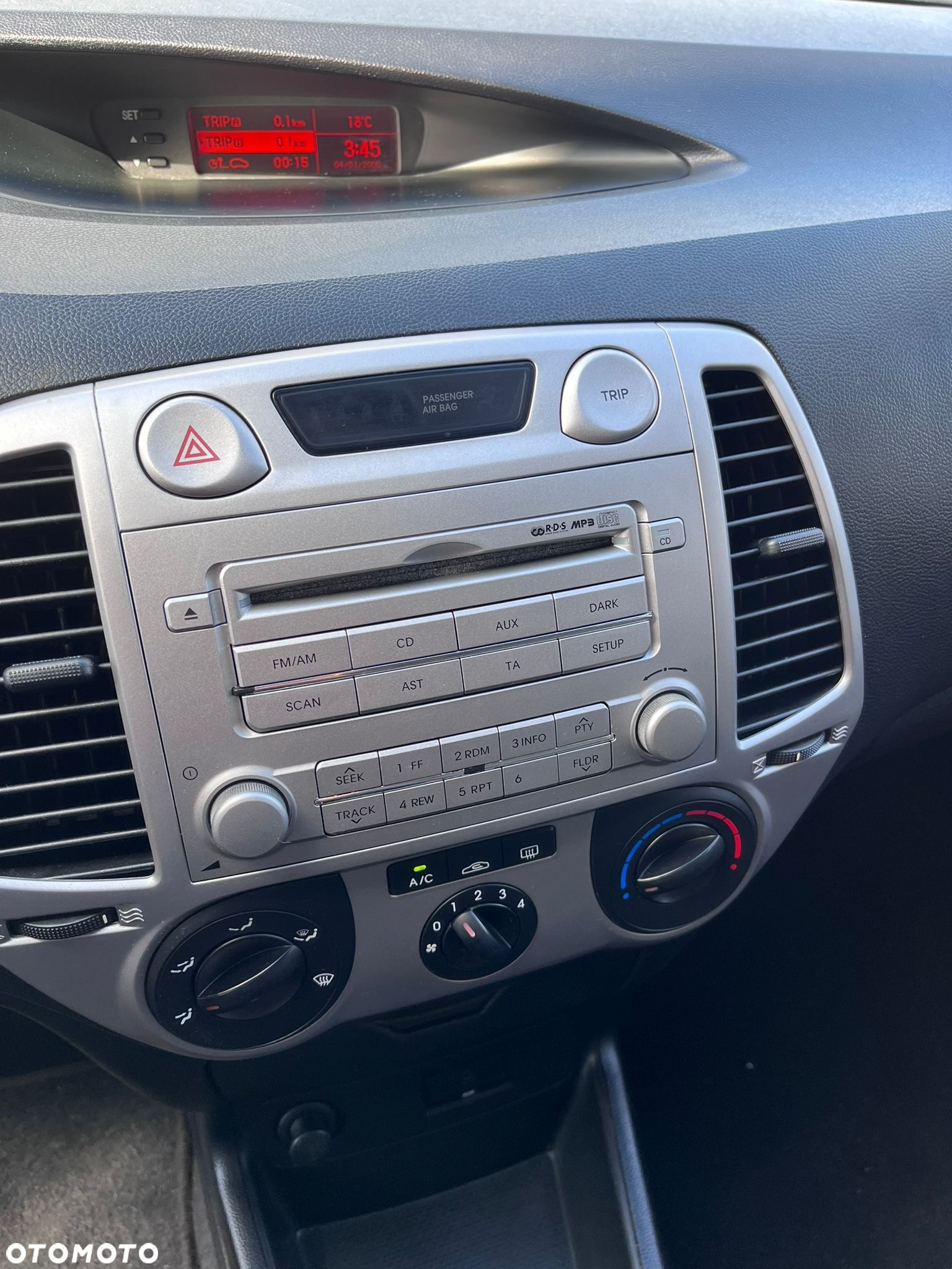 Hyundai i20 1.2 Classic + - 8