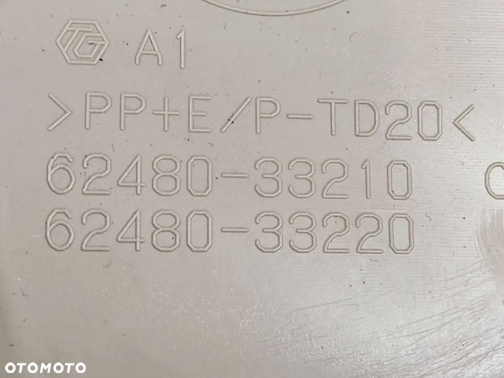 TOYOTA CAMRY od 2019r Poszycie Słupka Tył Lewy - 3