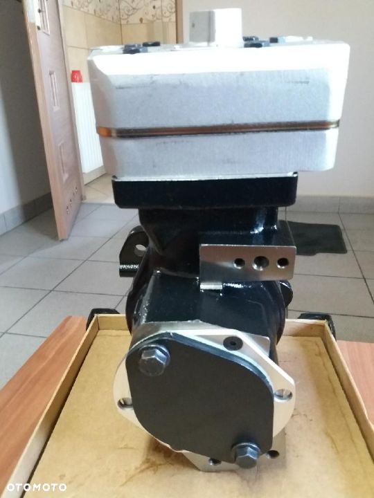 kompresor , sprężarka   cummins  QSB 6.7 Terberg Kalmar Kamag Mol - 4