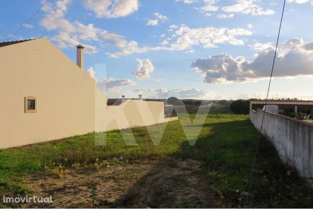 Oportunidade Única de Investimento em Terreno Urbano com Vista Deslumb - Grande imagem: 2/12