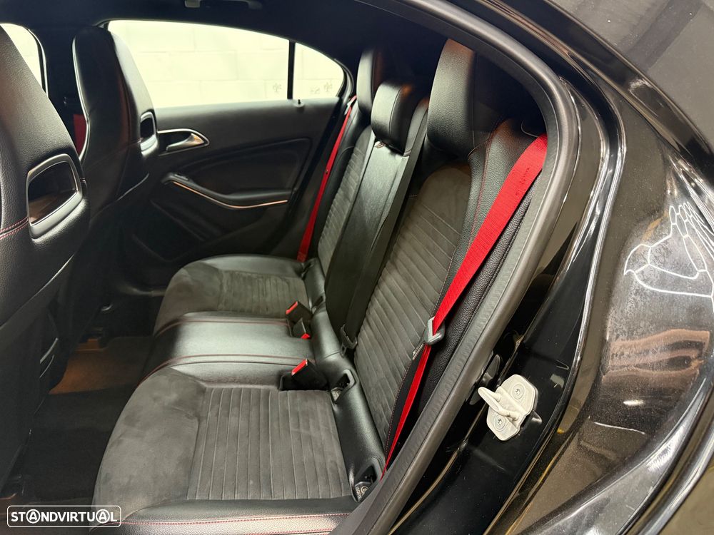 Mercedes-Benz A 45 AMG 4Matic Speedshift 7G-DCT - 11