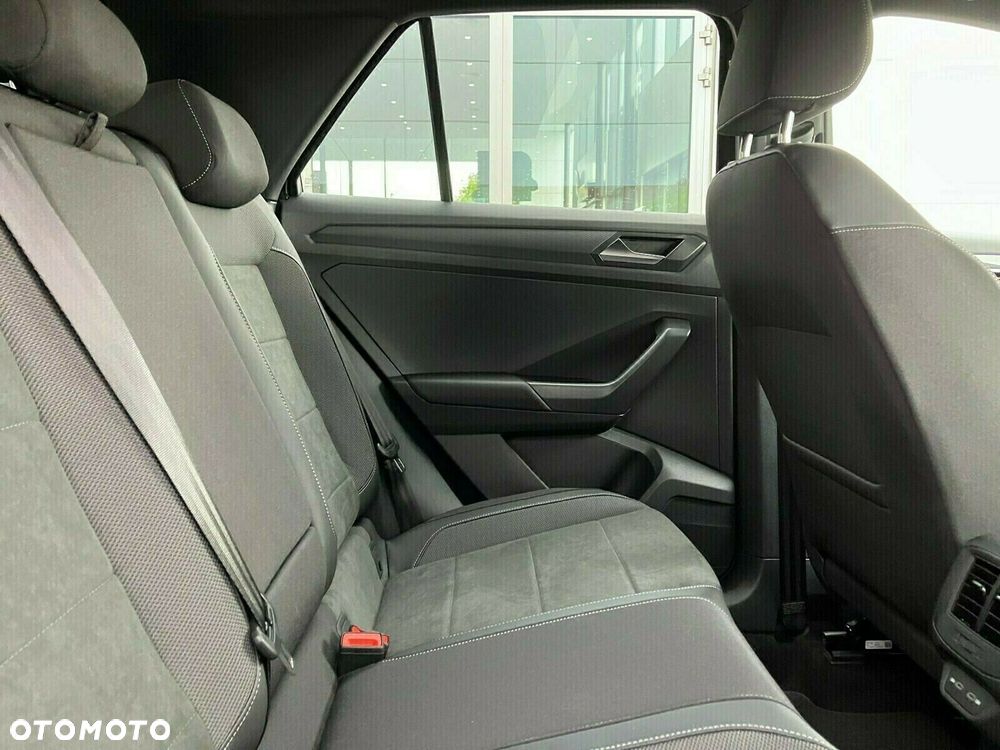 Volkswagen T-Roc - 23