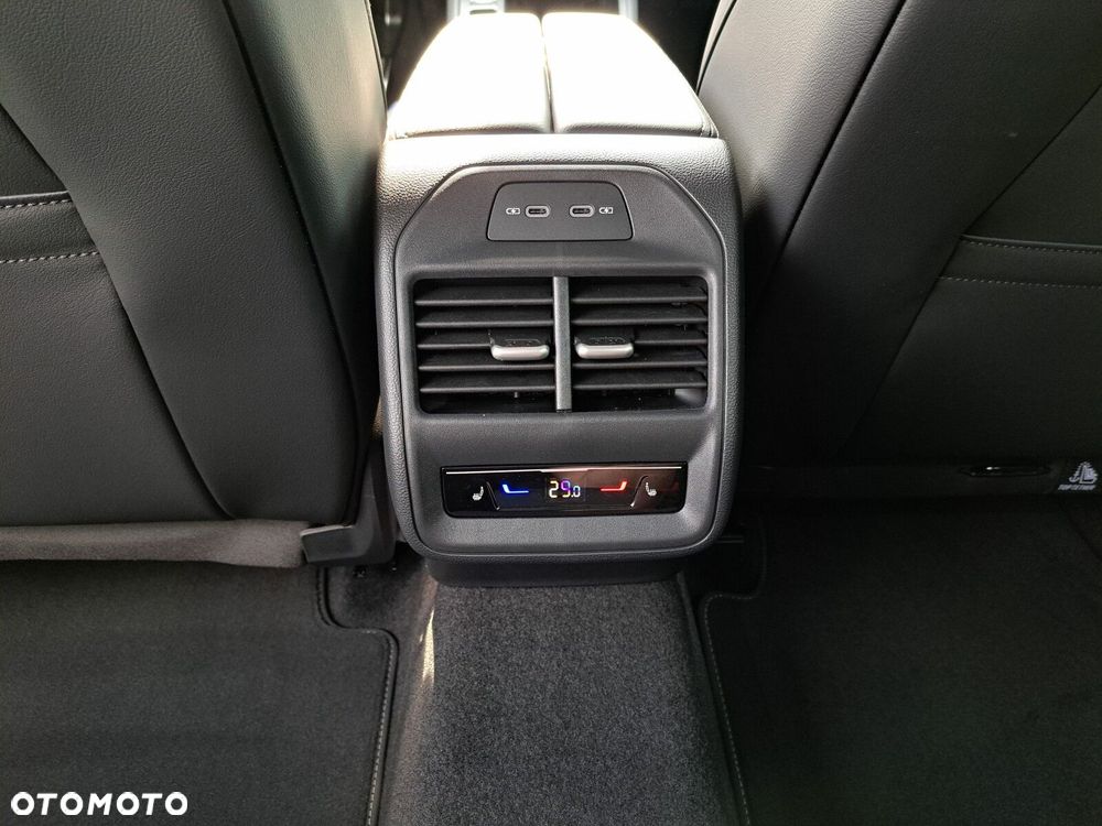 Volkswagen Passat - 36