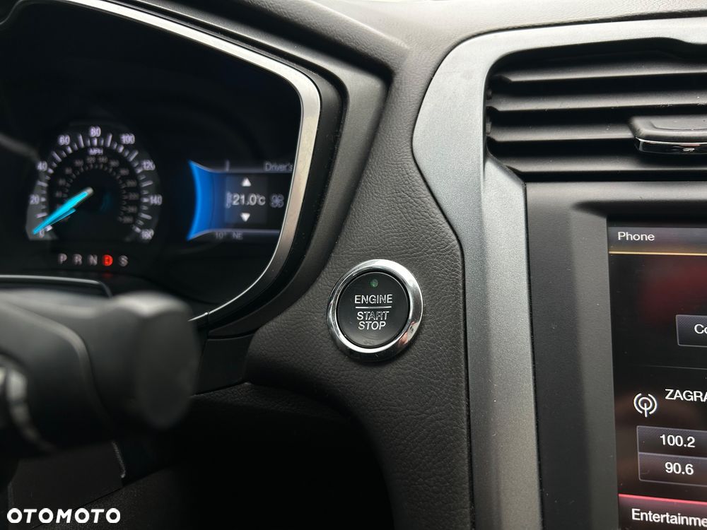 Ford Fusion 2.0 EcoBoost Titanium - 24