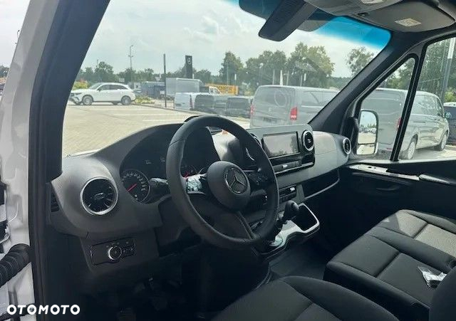 Mercedes-Benz Sprinter - 5