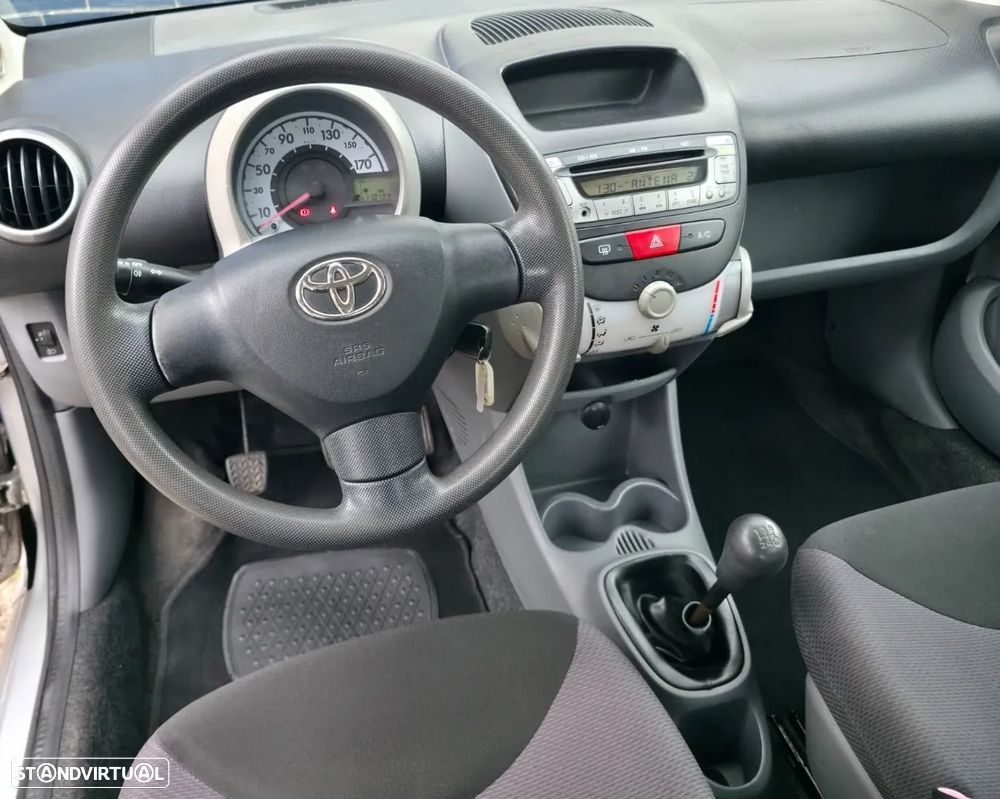 Toyota Aygo 1.0 + AC - 5