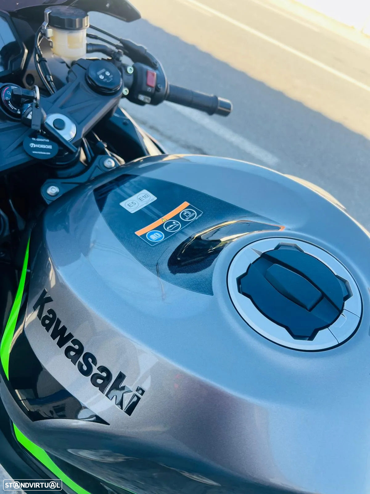 Kawasaki ZX -6r - 7