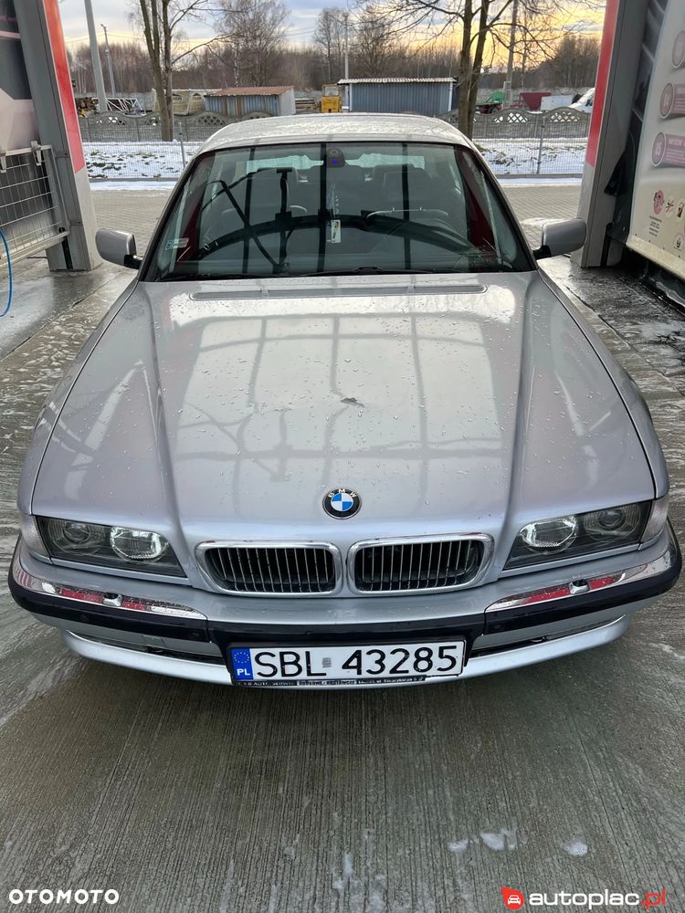 BMW Seria 7 740i - 4
