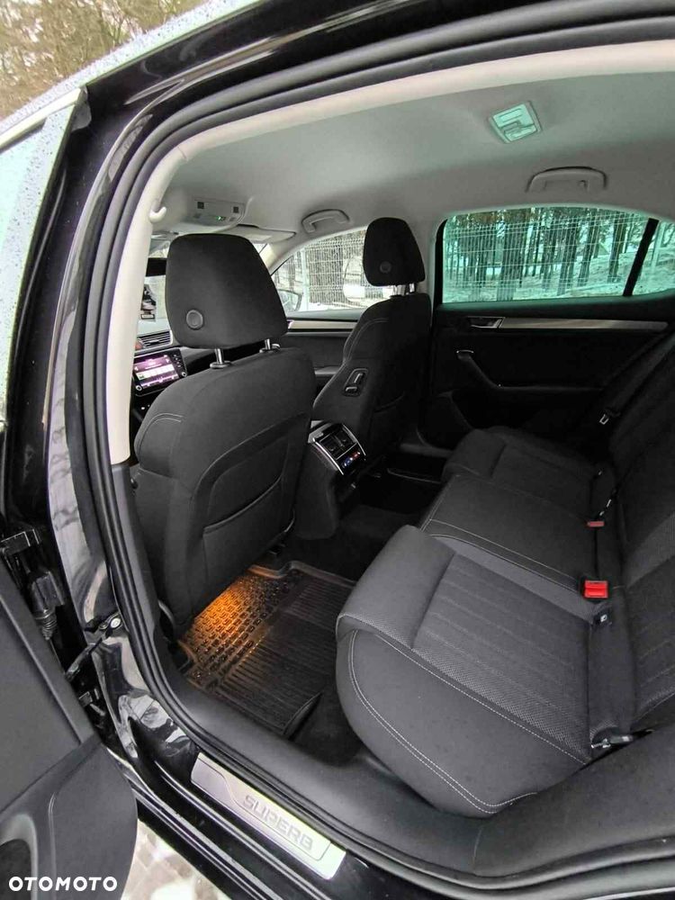Skoda Superb 2.0 TDI Ambition - 23
