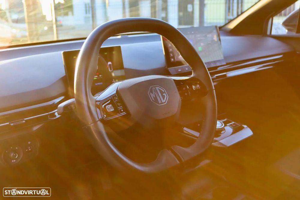 MG MG4 64 kWh Luxury - 18