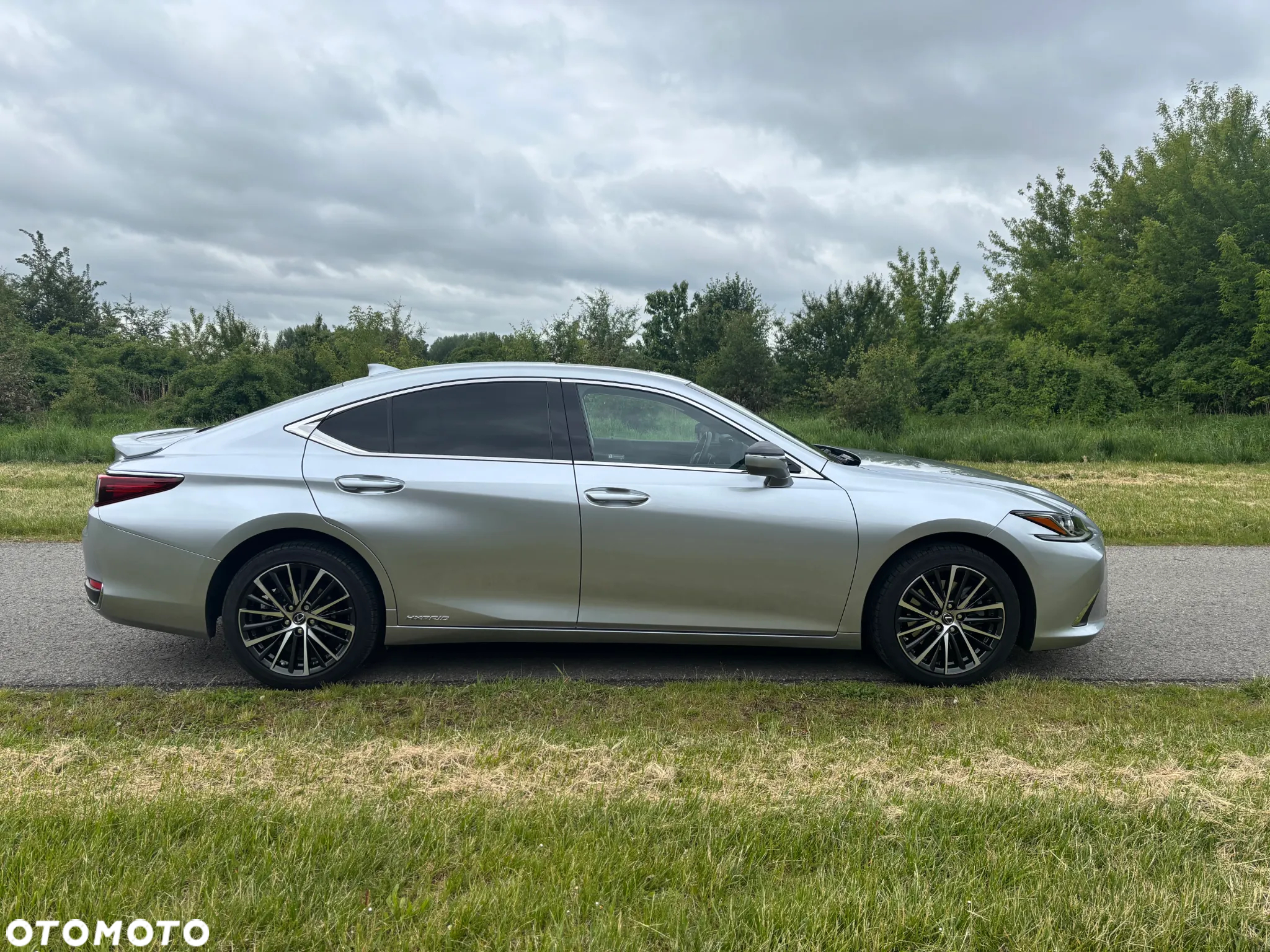 Lexus ES 300h Business Edition - 3