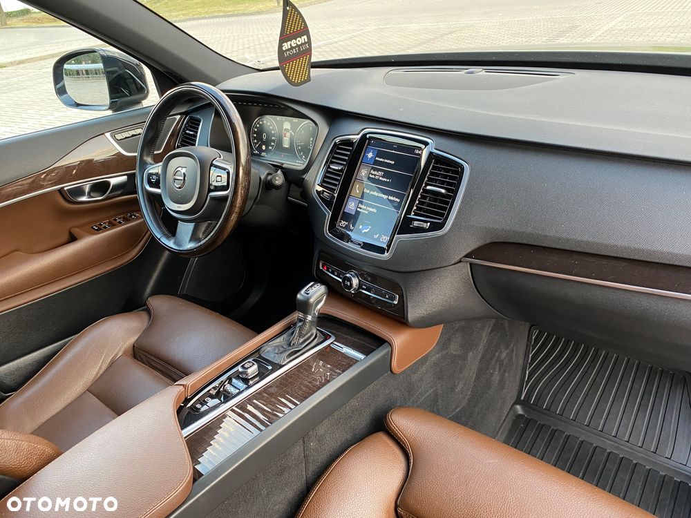 Volvo XC 90 - 25
