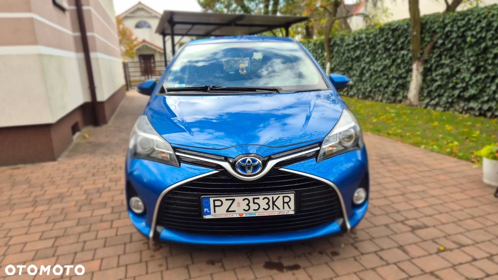 Toyota Yaris Hybrid 100 Premium - 2