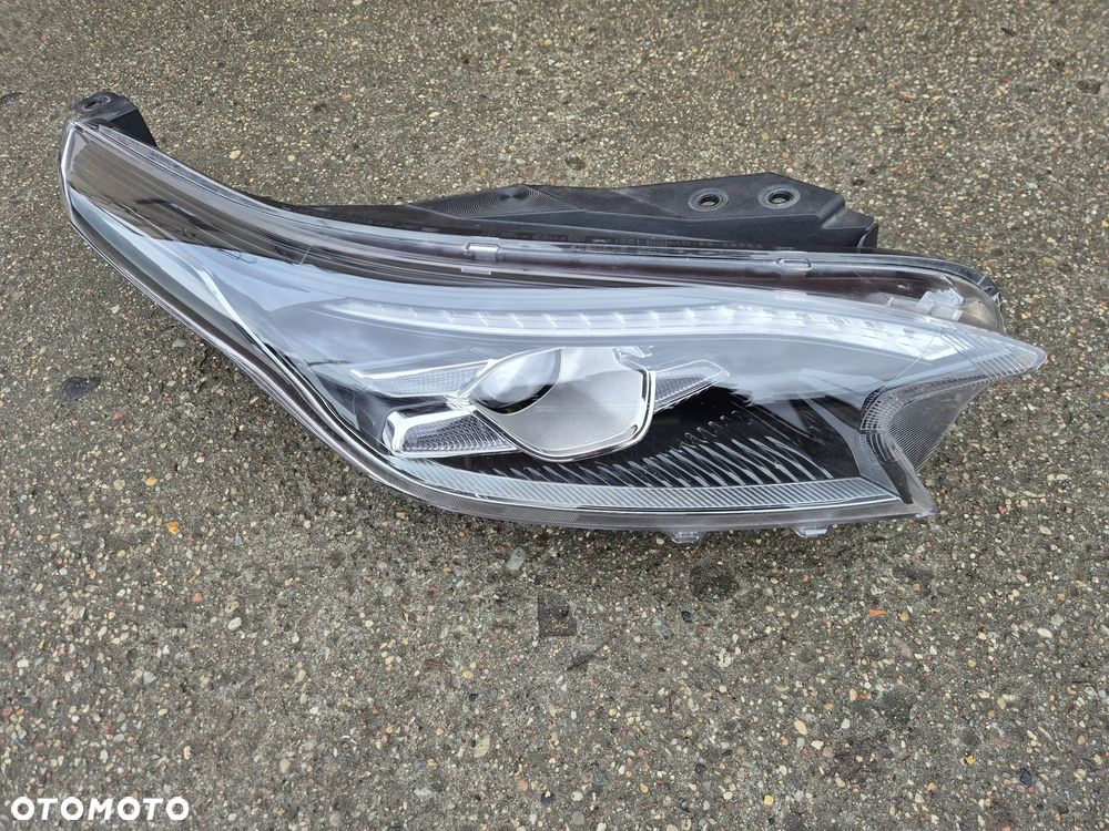 Kia XCeed 19- reflektor przedni prawy LED lampa X Ceed - 1
