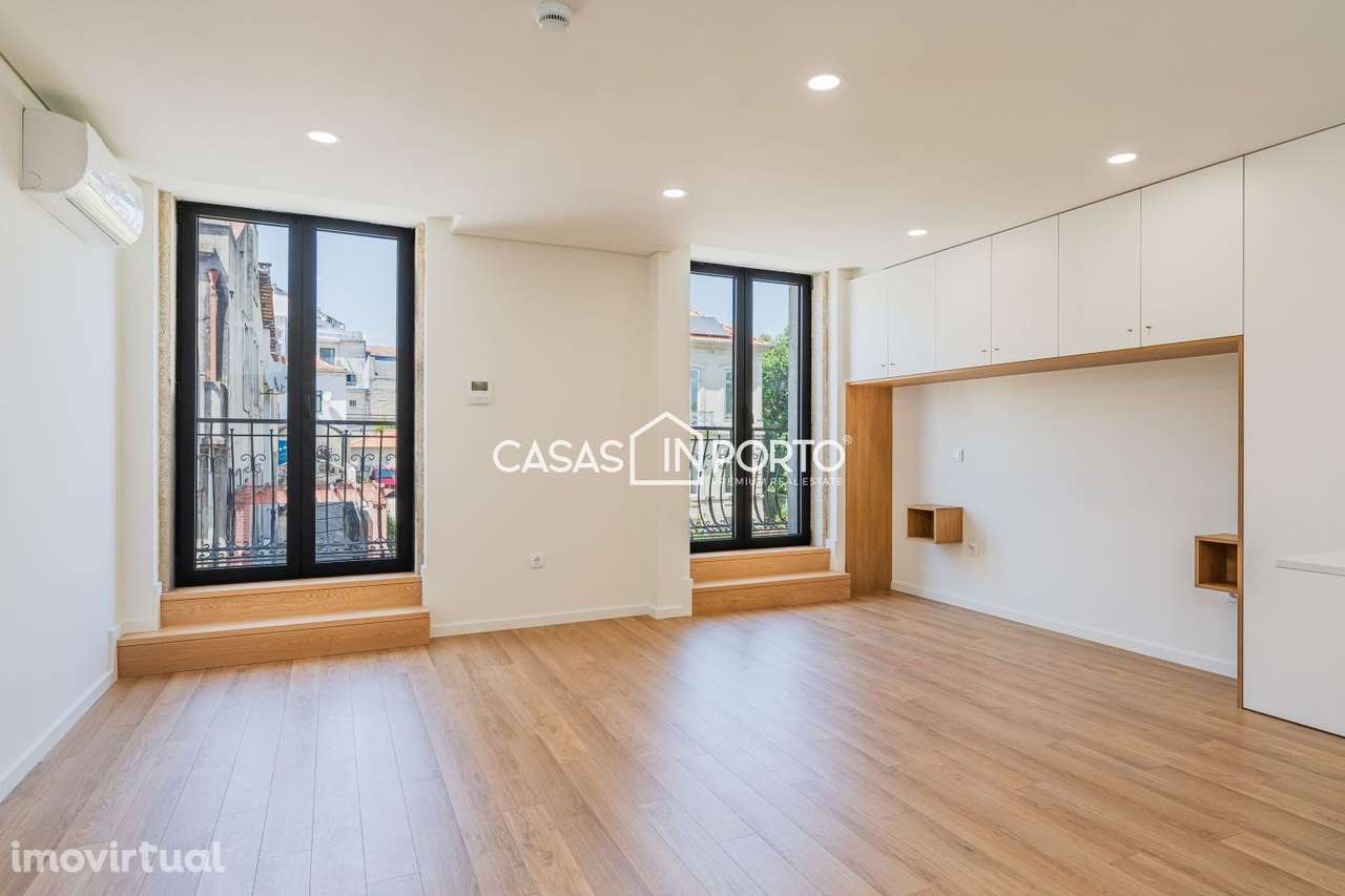 Apartamento com varanda no centro do Porto - Grande imagem: 2/13