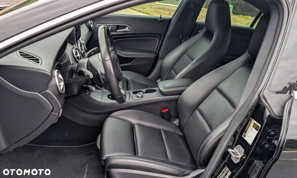 Mercedes-Benz CLA 250 4Matic 7G-DCT - 9