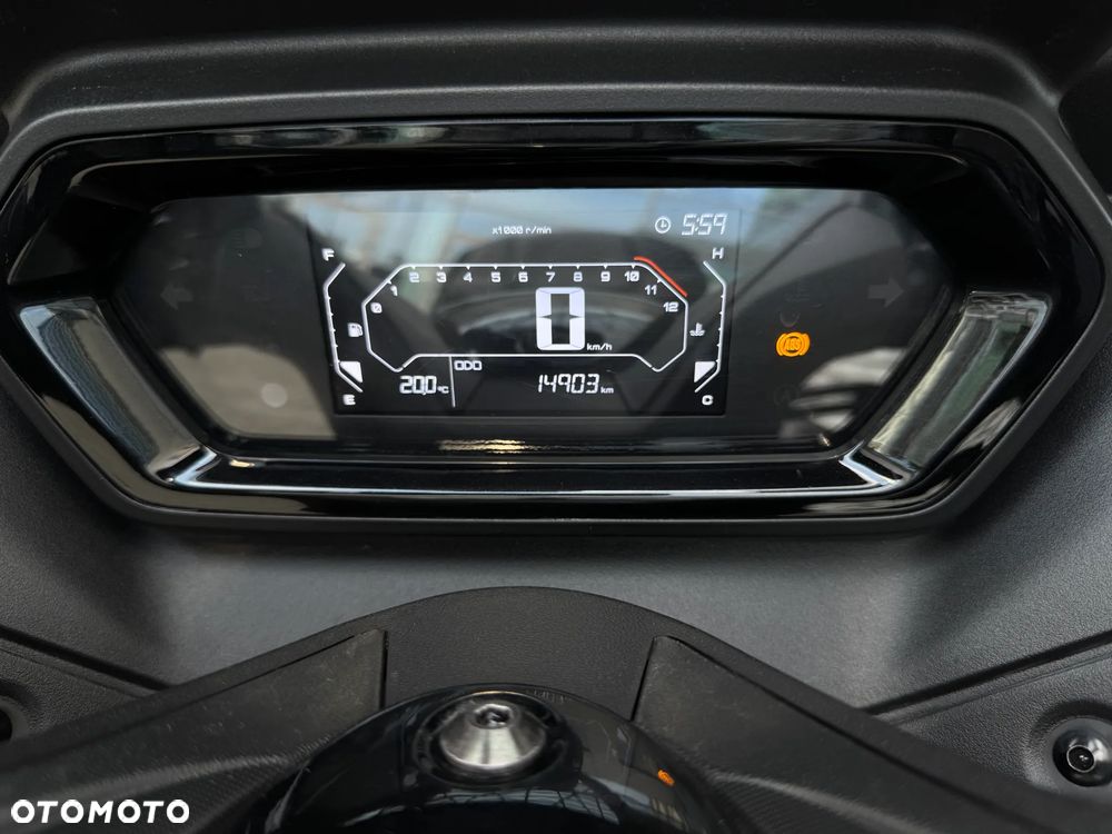 Yamaha X-max - 7
