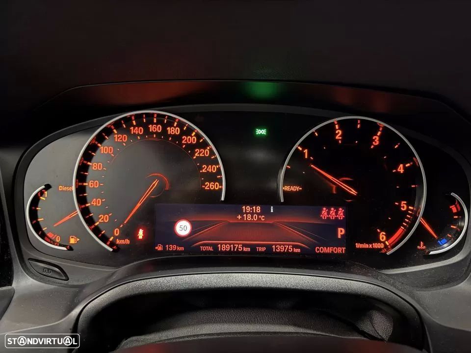 BMW 320 d Touring Pack Desportivo M Pro Auto - 27