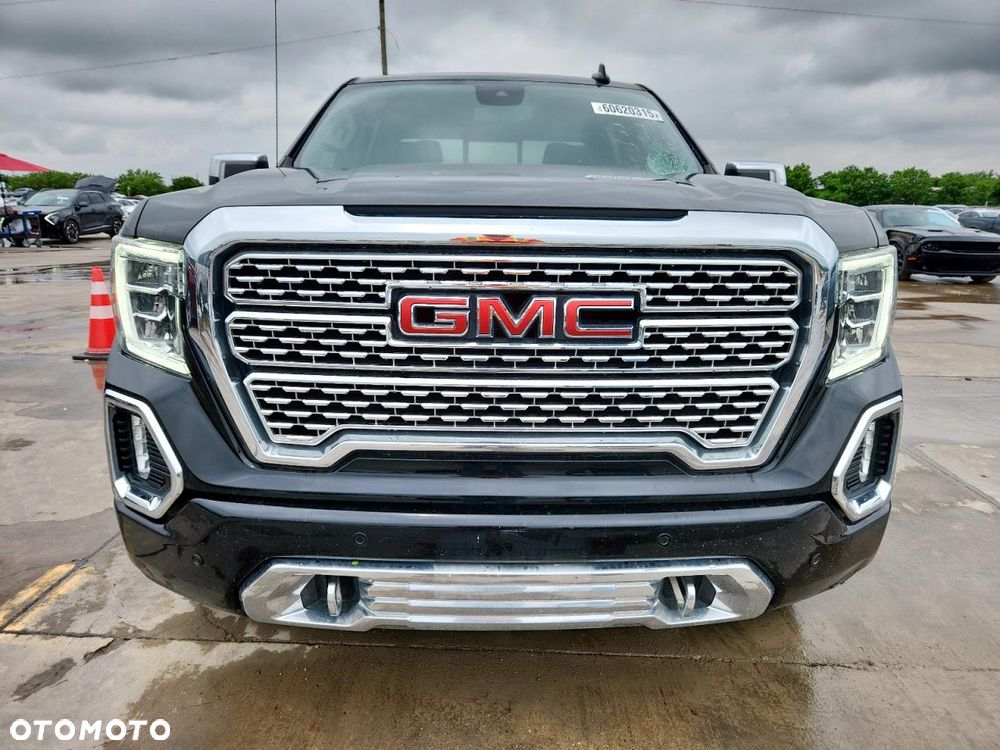 GMC Sierra - 2