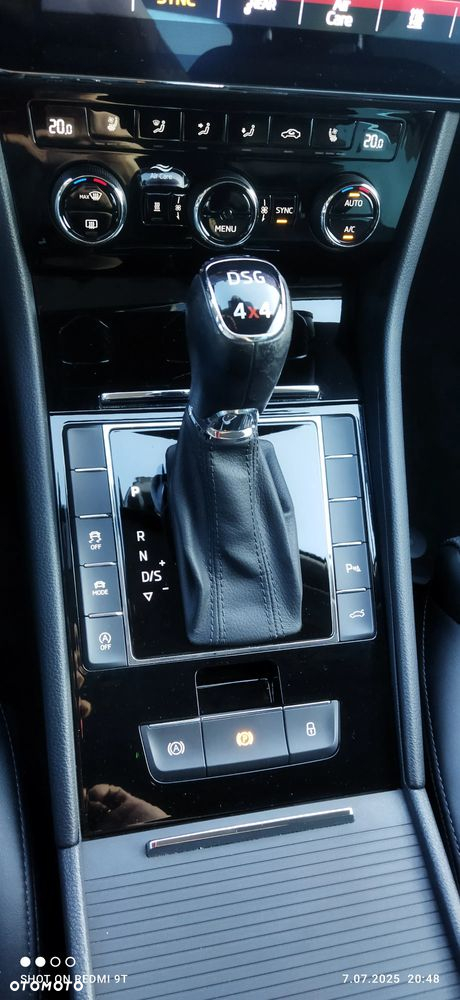 Skoda Superb 2.0 TDI 4x4 L&K DSG - 25