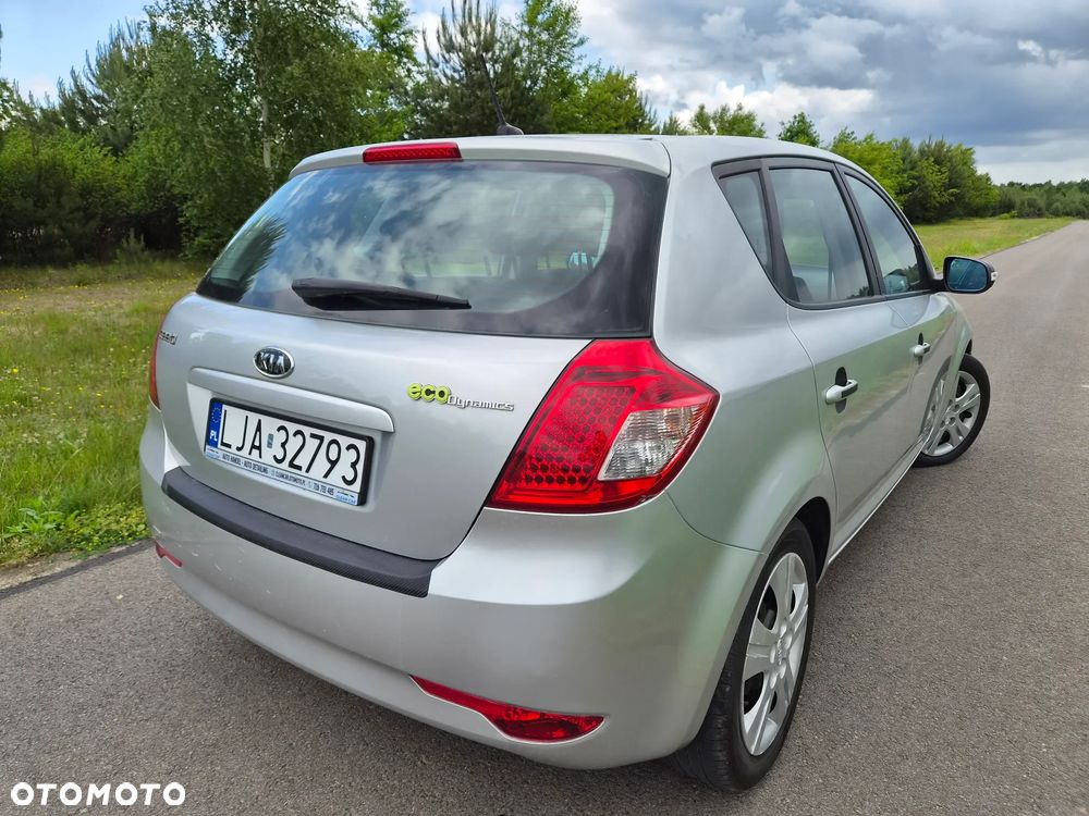 Kia Ceed 1.6 CRDi 90 Vision - 6
