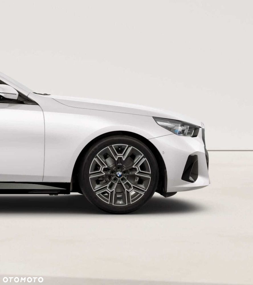 BMW Seria 5 520d xDrive mHEV M Sport - 9